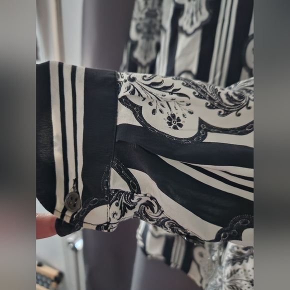 Silk button blouses - Picture 3 of 5